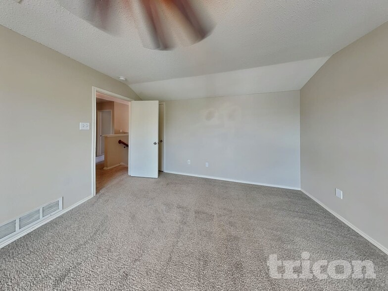 Building Photo - 637 Aqua Dr