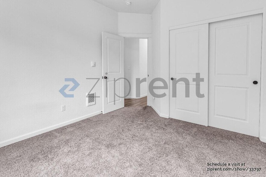 Building Photo - 4451 SE 117th Ave