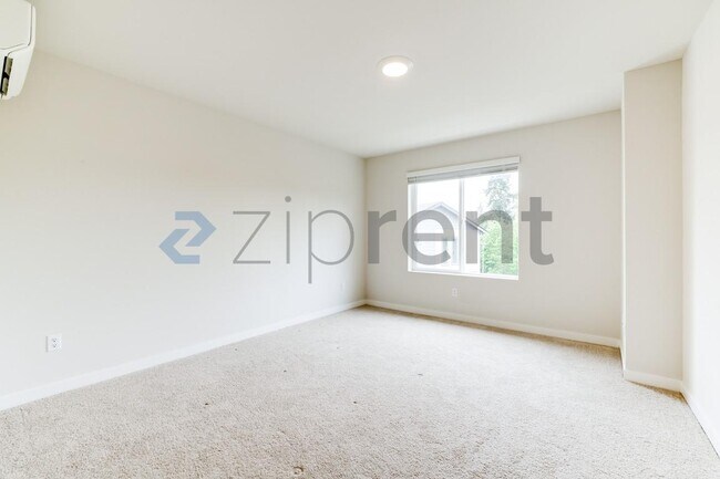 Building Photo - 16723 Alderwood Mall Pkwy