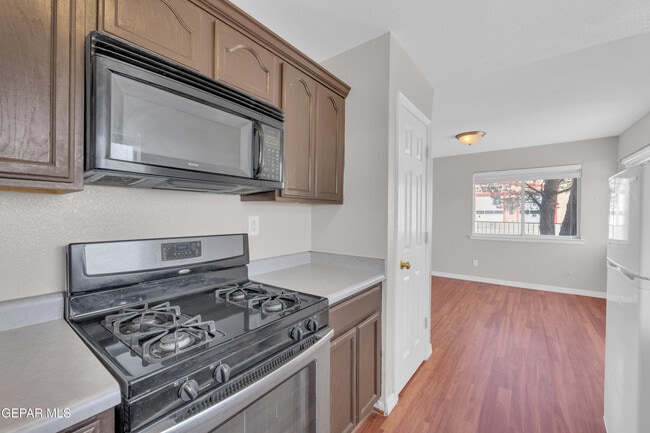 Building Photo - 11330 Loma Del Sol Dr