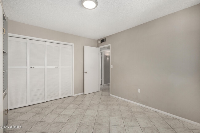 Building Photo - 10216 N 110th Ave