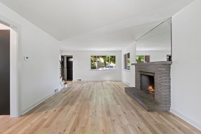 Building Photo - READY FOR MOVE IN! Don't miss this STUNNING, FULLY RENOVATED 3 bedroom in McKeesport!
