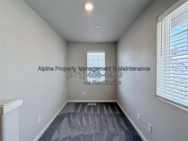Building Photo - 14229 SW 169th Ave