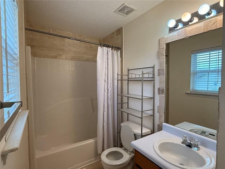 Building Photo - 342 Cottonwood Creek Cir