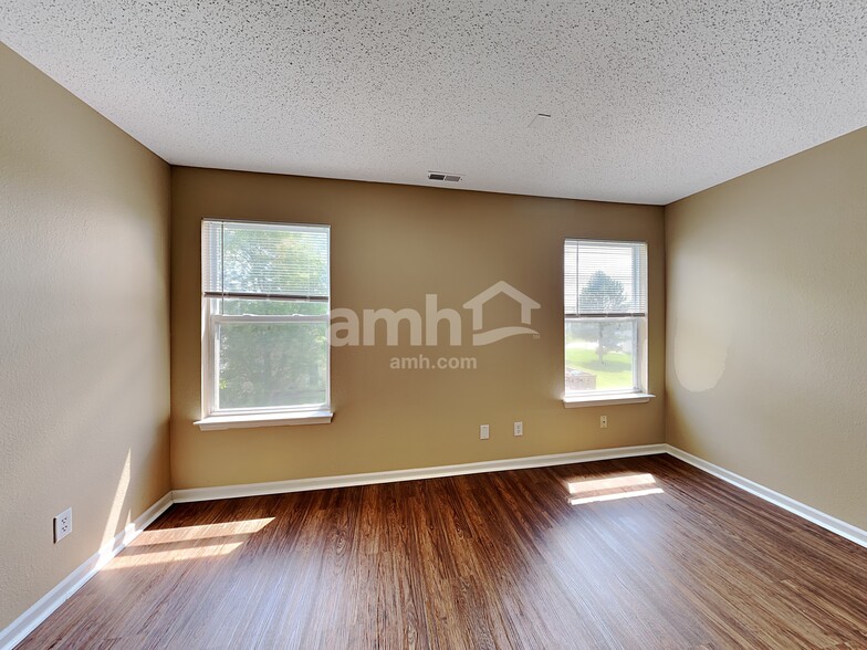 Building Photo - 5973 Redcliff North Ln