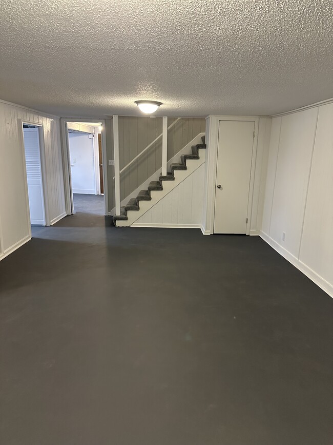 Building Photo - 203 20th Ave N