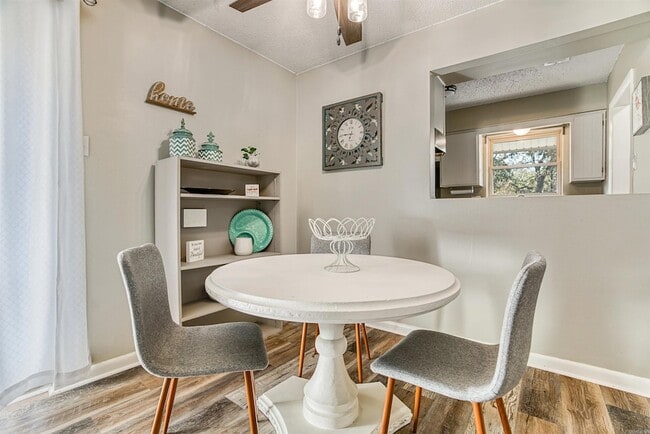 Building Photo - 101 Pine Forest Dr