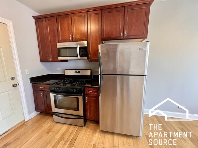 Building Photo - 2900 N Kolmar Ave