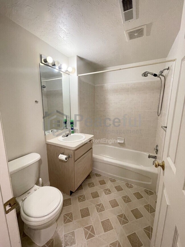 Building Photo - 6975 Kokopelli Ct