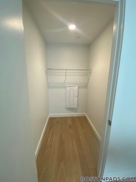 Building Photo - 55 Brighton Ave