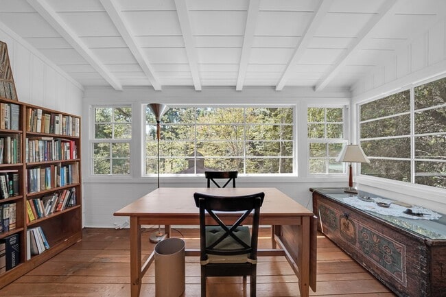 Building Photo - 7503 Willow Glen Rd