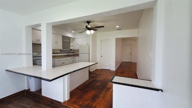 Building Photo - 2322 Wilson St