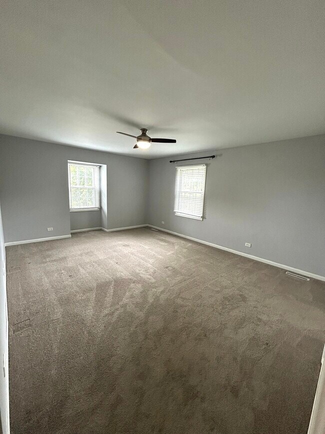 Building Photo - 10S450 Wind Jammer Ln