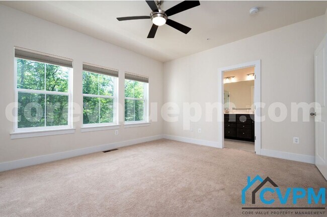 Building Photo - 2542 Buckthorn Dr
