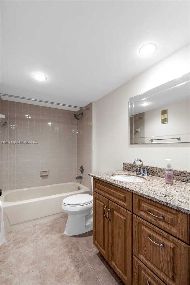 Building Photo - 1524 Whitehall Dr