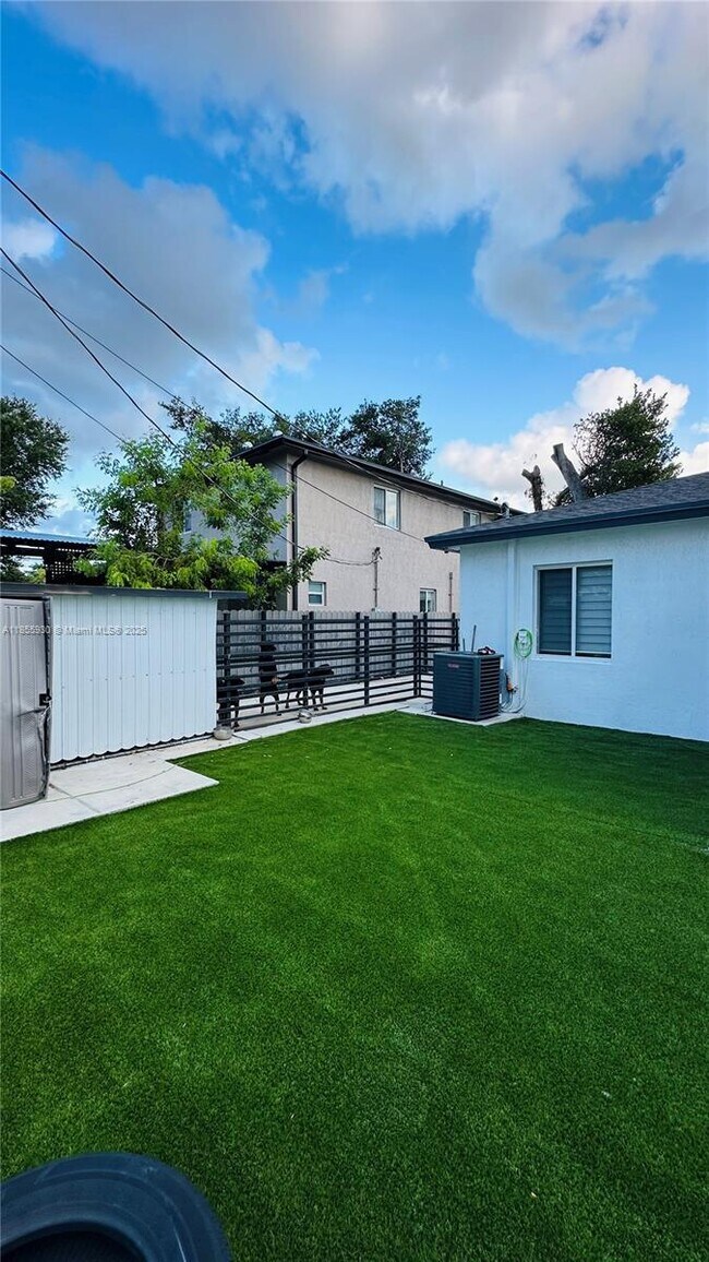 Building Photo - 3161 NW 69th St