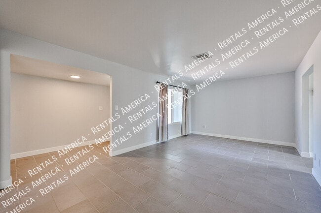 Building Photo - 3614 S Newberry Rd