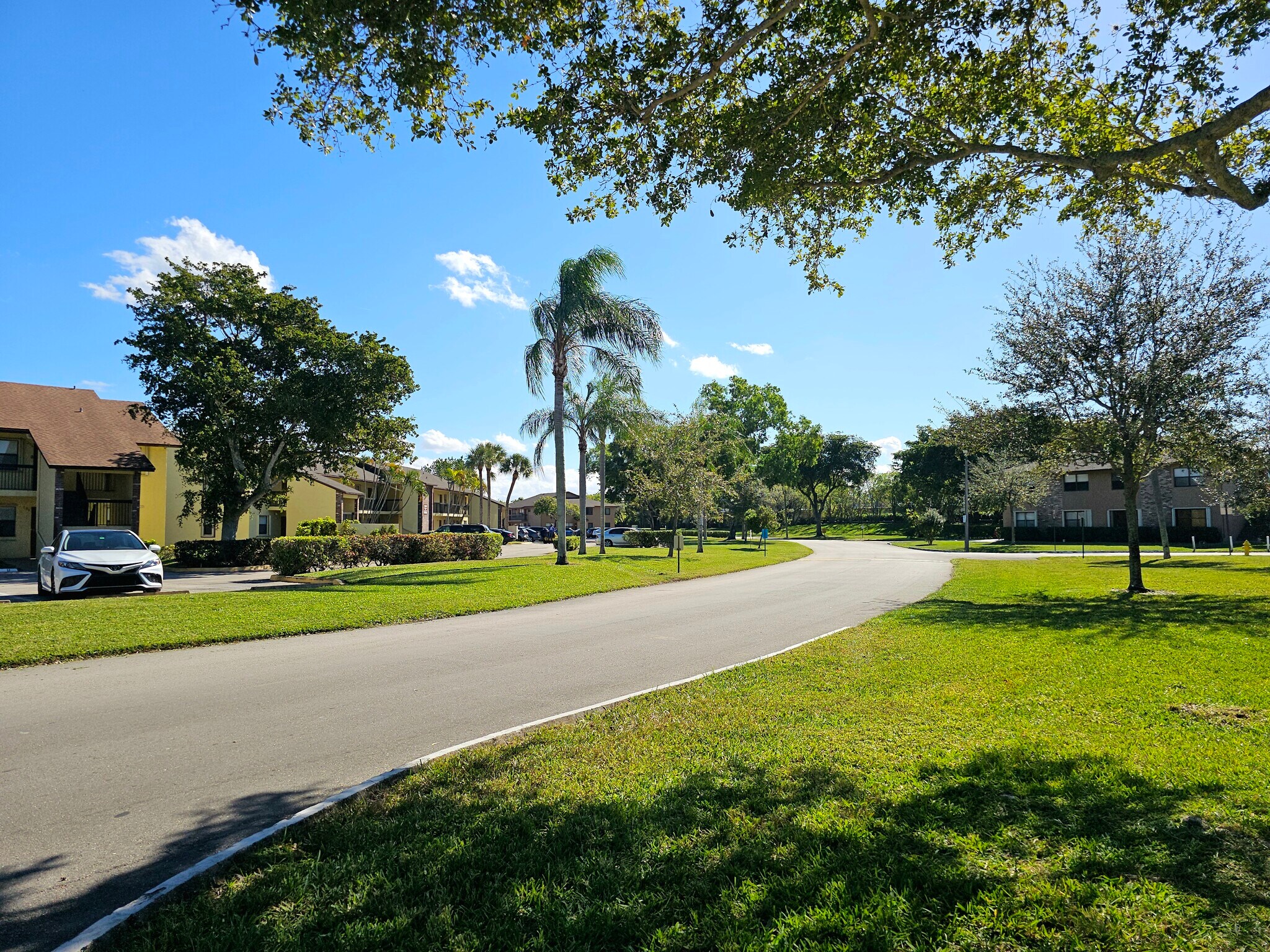 Building Photo - 10031 Winding Lake Rd