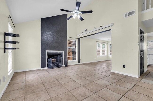 Building Photo - 15830 Pipers View Dr