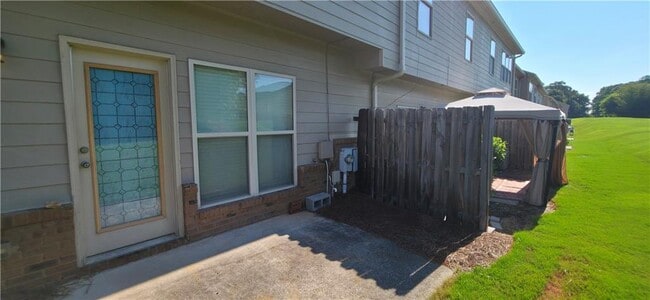 Building Photo - 2200 Oakland Grove Pl