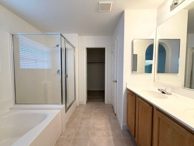 Building Photo - 9888 Fountain Walk Ave