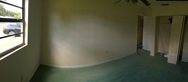 Building Photo - 3302 Meadow Ln