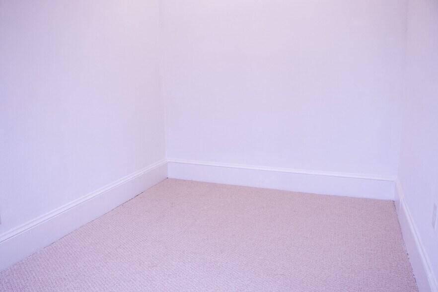 Building Photo - 225 Newbury St