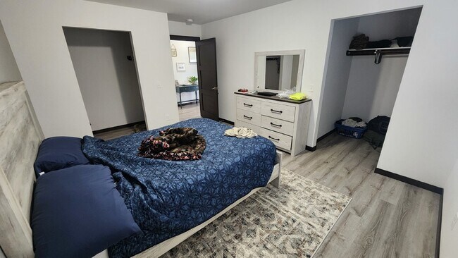 Building Photo - Modern 2 Bedroom, 2 Full Bathroom with Gar...