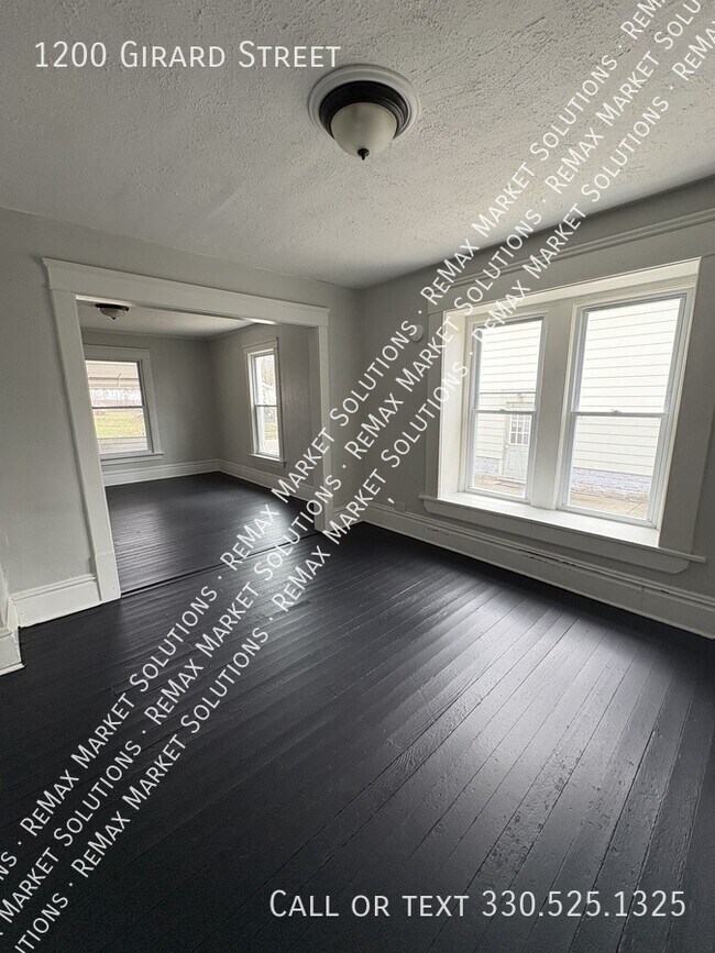 Building Photo - 1200 Girard St