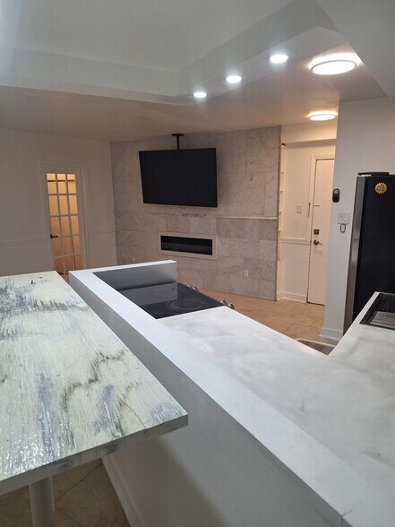 Building Photo - 7363 S South Shore Dr