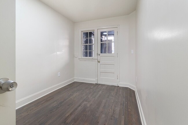 Building Photo - 4713 3rd Pl NW