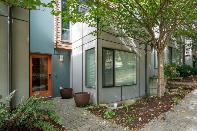 Building Photo - 3905 Greenwood Ave N