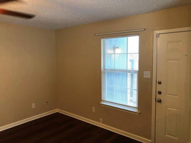 Building Photo - 4903 Merritt Dr