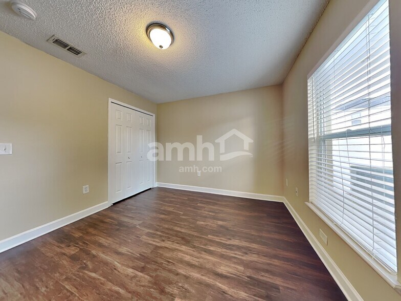 Building Photo - 24746 Mary Beth Ct