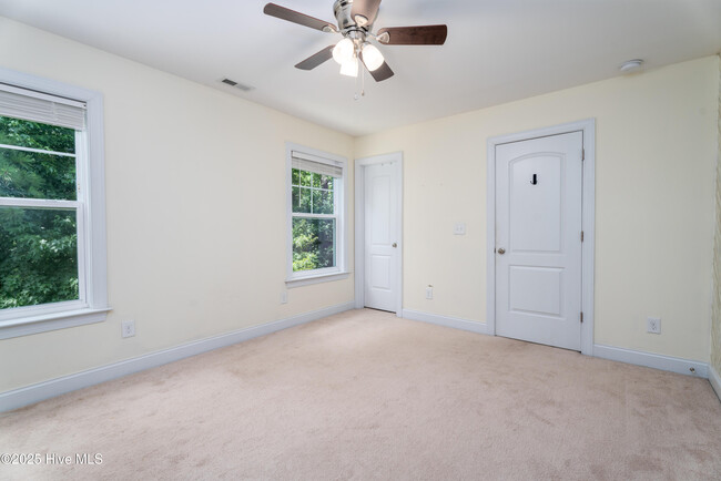 Building Photo - 103 Creek End Ct