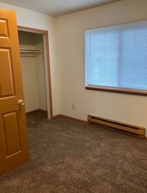 2nd bedroom, new carpets - 131 Wellington St
