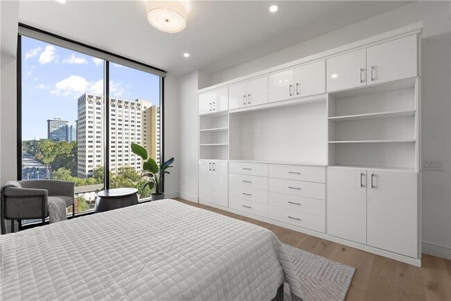 Building Photo - 2425 Peachtree Rd NE