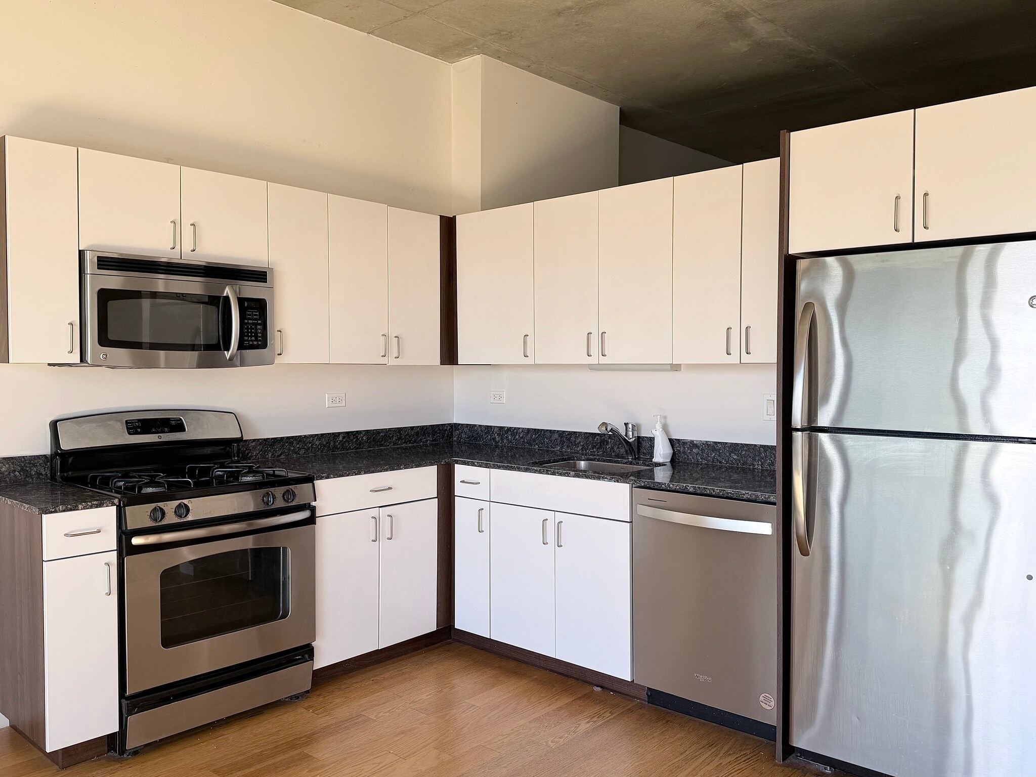 Building Photo - 235 W Van Buren St