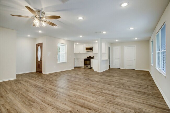 Building Photo - Beautiful Single-Family Home for Rent