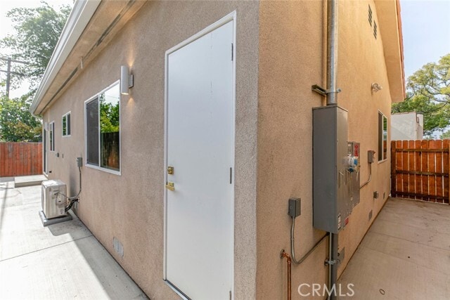 Building Photo - 914 Geneva St