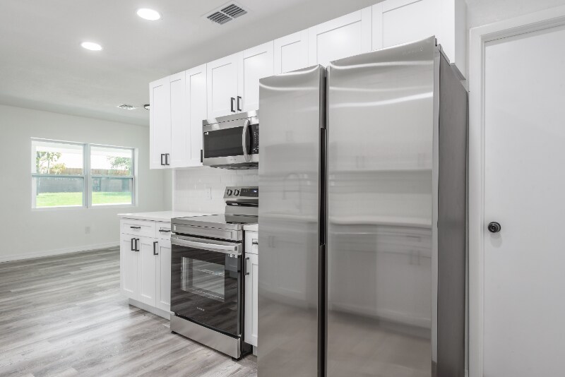 Building Photo - 763 NE 12th St