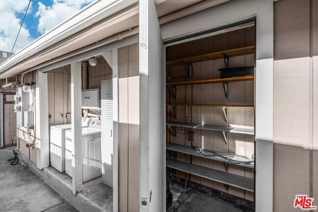 Building Photo - 6190 Mesa Ave