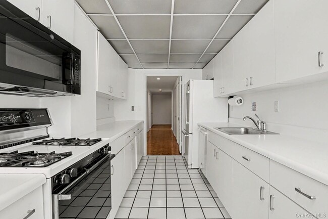 Building Photo - 18 Shady Glen Ct