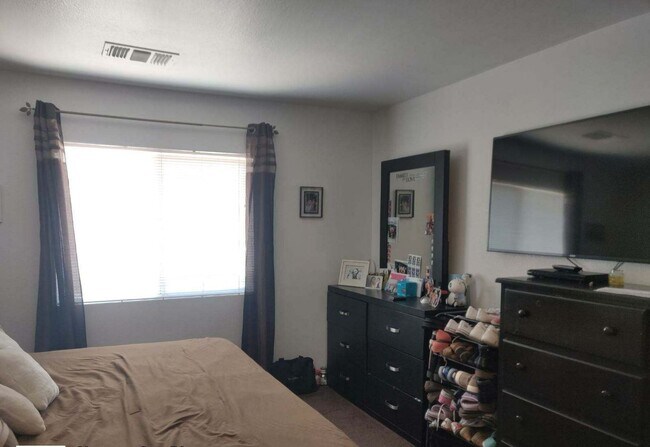 Building Photo - 240 Morongo Dr