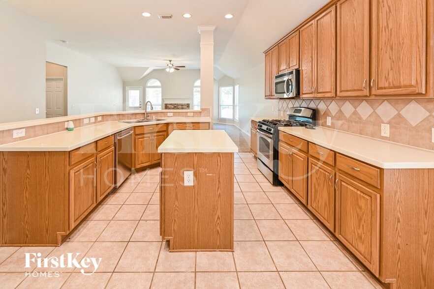 Building Photo - 3302 Thorpeshire Ct