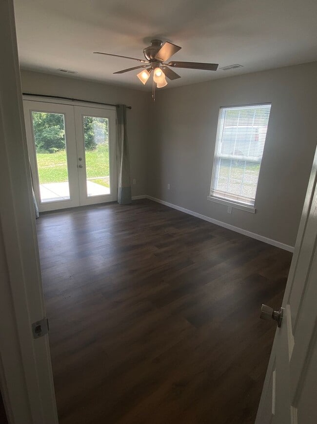 Building Photo - 2-Bed 2-Bath House in Farmington
