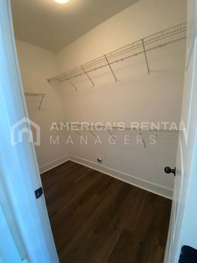 Building Photo - 102 Appaloosa Wy
