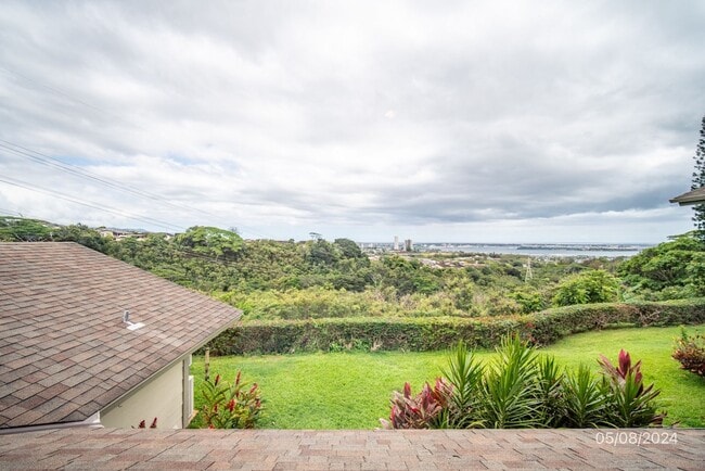 Building Photo - Available now! 2 bedroom, 1.5 Bath Townhouse at Wailuna