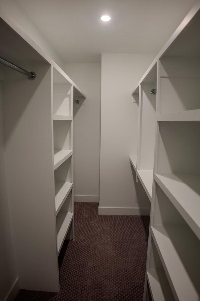 Building Photo - 1680 Memorial Dr SE