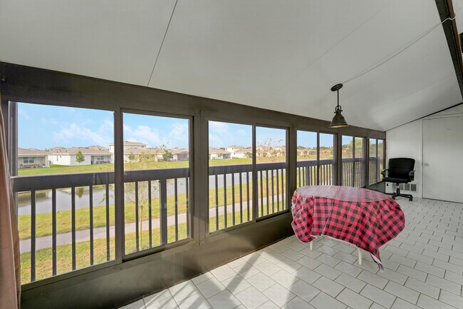 Building Photo - 13679 Date Palm Ct